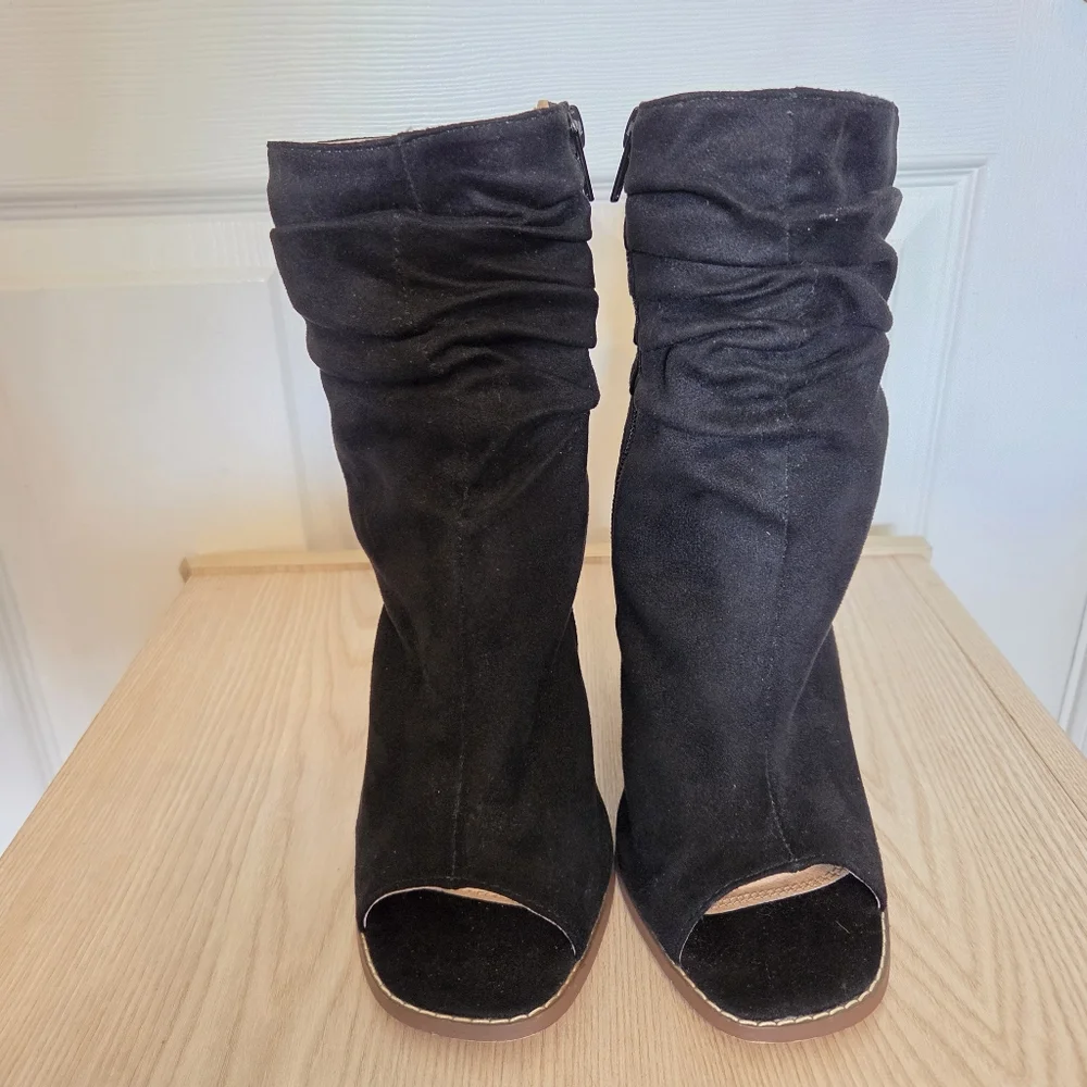 Lulus Black Open Toe Open Back Zip Up Scrunched Stacked Heel Booties Size 7